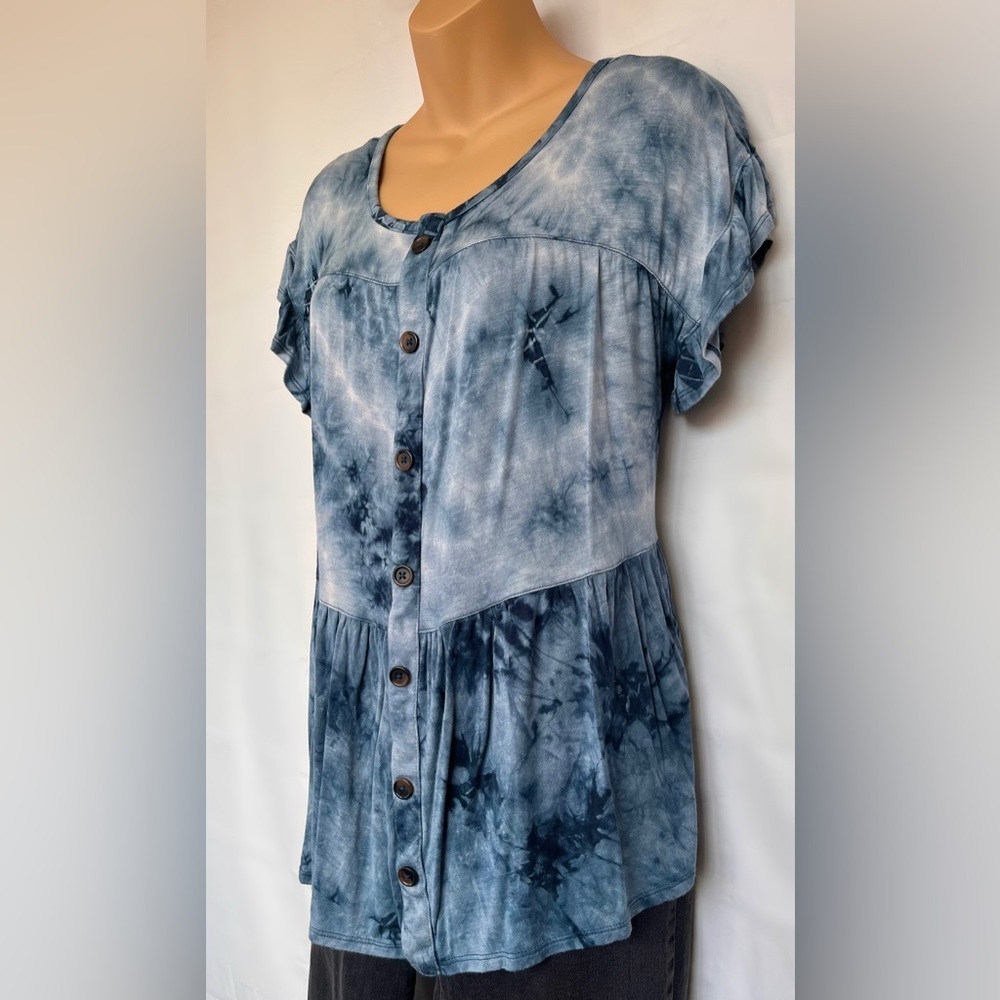 Maurice’s • Blue Tie-Dyed Ruffle Blouse Size M